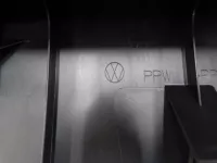 Обшивка двери багажника на Volkswagen Tiguan — фото 19