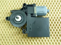 Моторчик стеклоподъемника передний правый VW Passat [B7] 2011-2015 (3AA959702A 3C0959792C) — фото 1