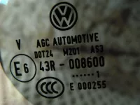 Стекло двери задней правой форточка на Volkswagen Tiguan — фото 9