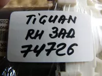 Моторчик стеклоподъемника задний правый на Volkswagen Tiguan — фото 6