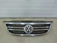 Решетка радиатора на Volkswagen Tiguan — фото 1