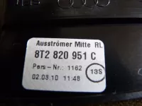 Воздушный дефлектор на Audi A4 B8 — фото 8