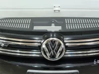 Бампер передний на Volkswagen Tiguan — фото 8