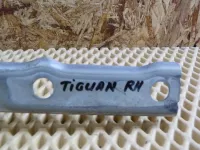 Петля капота на Volkswagen Tiguan — фото 6