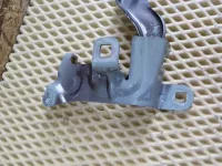 Петля капота на Renault Captur — фото 7