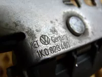 Крючок капота на Volkswagen Tiguan — фото 5