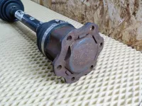 Полуось передняя левая на Audi A4 B8 — фото 5