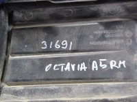Решетка в бампер правая на Skoda Octavia A5 — фото 9