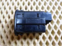 Кнопка стеклоподъемника на Daewoo Nexia N100 — фото 2