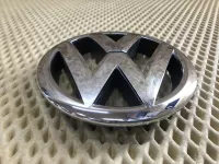 Эмблема на Volkswagen Tiguan — фото 2