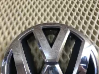 Эмблема на Volkswagen Tiguan — фото 5