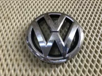 Эмблема на Volkswagen Tiguan — фото 1