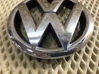 Эмблема на Volkswagen Tiguan — фото 6