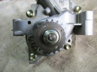 Насос масляный на Toyota Corolla E150 — фото 2