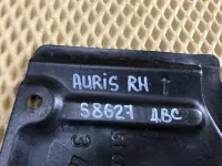Пыльник двигателя нижний правый на Toyota Auris E150 — фото 7