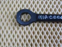 Крюк буксировочный на Kia Ceed ED — фото 3