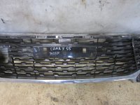 Решетка в бампер центральная на Toyota Camry XV50 — фото 9