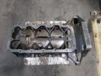 Поддон масляный двигателя Ford Focus I 1998-2005,Maverick 2001-2007,Mondeo II 1996-2000,Transit/Tourneo Connect 2002-2013,Cougar 1998-2001 (ВЕРХНЯЯ ЧАСТЬ СИЛУМИН 988M6F092AK) — фото 1