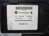 Моторчик стеклоподъемника задний правый на Volkswagen Touareg GP — фото 6