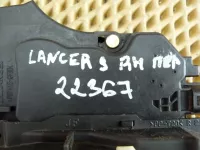 Замок двери передней правой на Mitsubishi Lancer — фото 10