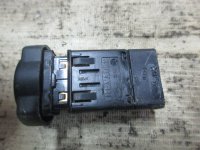 Кнопка аварийной сигнализации на Nissan Almera G15 — фото 3