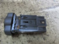 Кнопка аварийной сигнализации на Nissan Almera G15 — фото 2