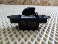 Кнопка стеклоподъемника на Mitsubishi ASX — фото 2