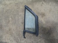 Стекло двери передней левой форточка на Suzuki Splash — фото 2