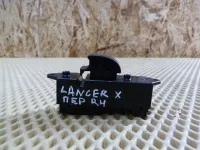 Кнопка стеклоподъемника на Mitsubishi Lancer CY — фото 2