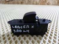Кнопка стеклоподъемника на Mitsubishi Lancer CY — фото 2