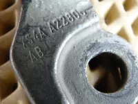 Петля двери передней правой нижняя на Ford Focus I — фото 3