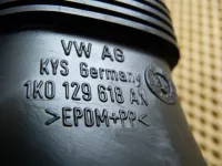 Патрубок воздушного фильтра на Volkswagen Passat B7 — фото 6