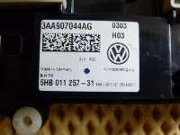Блок управления климатической установкой на Volkswagen Passat B7 — фото 7