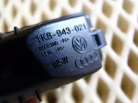 Фонарь подсветки номера на Volkswagen Scirocco Mk3 — фото 4