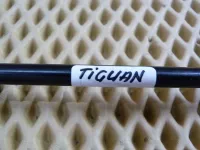 Держатель капота на Volkswagen Tiguan — фото 6