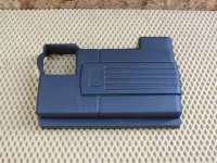 Крышка АКБ VW Tiguan 2016> (VW Tiguan MK2 2016-2022 VW Passat B8 2015-2022 VW Golf Sportsvan 2013-2018 VW Golf MK7 2015-2022 VW Touran 2015-2022 Seat Leon МК3 2013-2022 Seat Ateca 2016-2022 НЕ ОРИГИНАЛ!) — фото 1