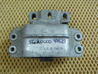 Опора двигателя левая на Volkswagen Scirocco Mk3 — фото 1