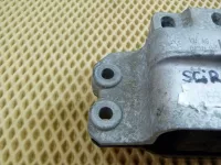 Опора двигателя левая на Volkswagen Scirocco Mk3 — фото 3