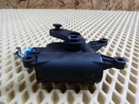 Моторчик заслонки печки на Volkswagen Passat B7 — фото 3