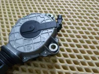 Ролик ручного ремня с кронштейном на BMW 1-Series F20 — фото 6