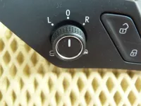 Переключатель регулировки зеркала на Volkswagen Golf Mk7 — фото 3