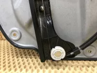 Стеклоподъемник электрический передний правый на Volkswagen Touran — фото 10