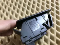 Кнопка стеклоподъемника на Volkswagen Touran — фото 6