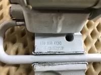 Петля двери передней правой верхняя на Volkswagen Touran — фото 3