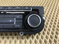 Блок управления климатической установкой на Volkswagen Touran — фото 4