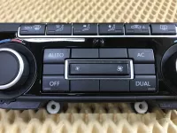 Блок управления климатической установкой на Volkswagen Touran — фото 3