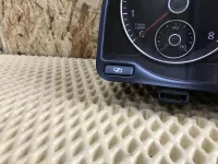 Панель приборов на Volkswagen Touran — фото 2