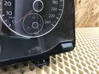 Панель приборов на Volkswagen Touran — фото 4