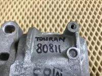 Опора двигателя правая на Volkswagen Touran — фото 10