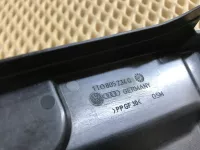 Крышка петли капота на Volkswagen Touran — фото 12